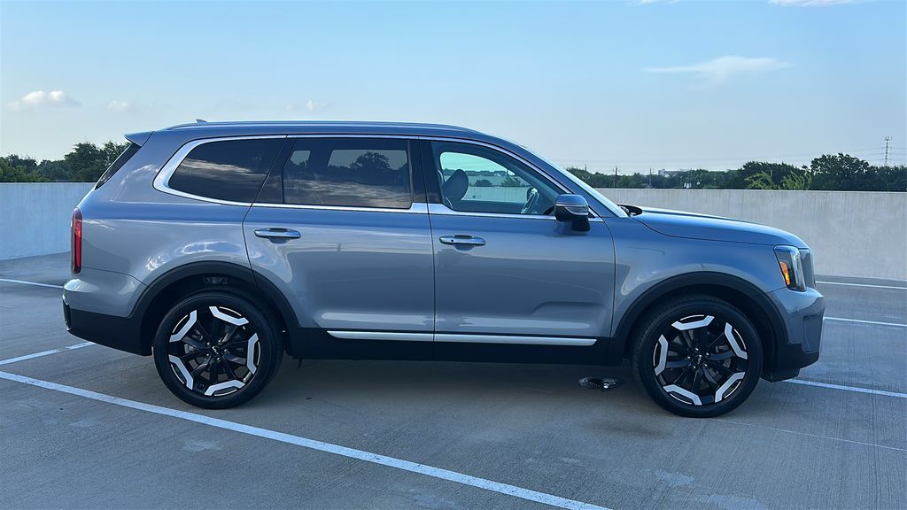2025 Kia Telluride S Silver at Legacy Ford