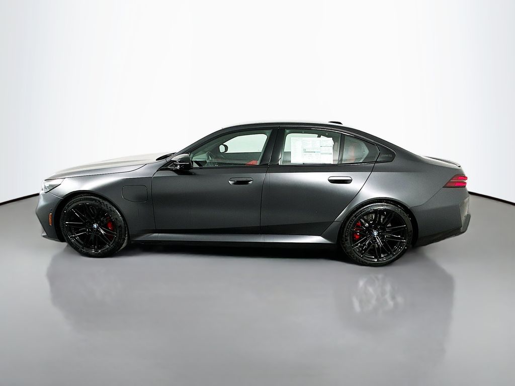 Thumbnail: 2026 BMW M5 - 8