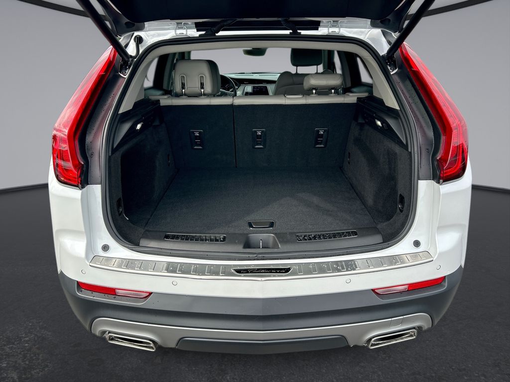 Thumbnail: 2022 Cadillac XT4 - 13