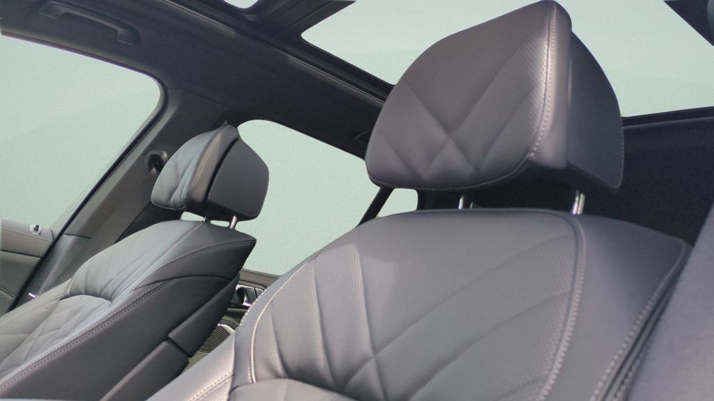 New 2026 Gray BMW M60i image 19