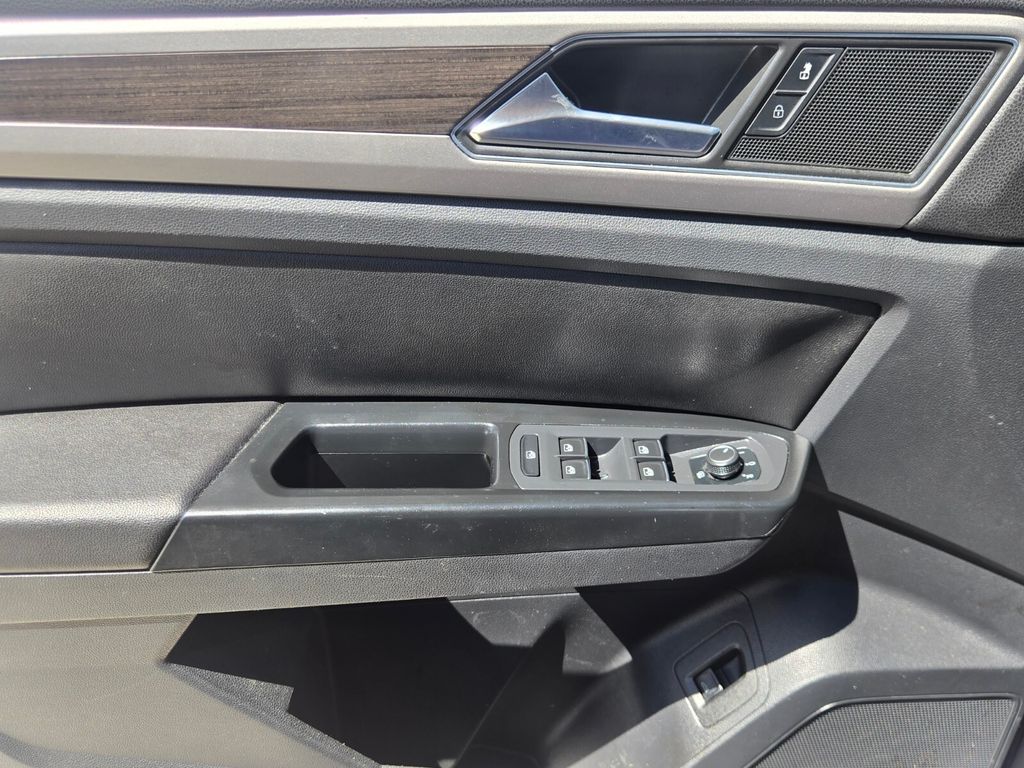 2018 Volkswagen Atlas - $14,900