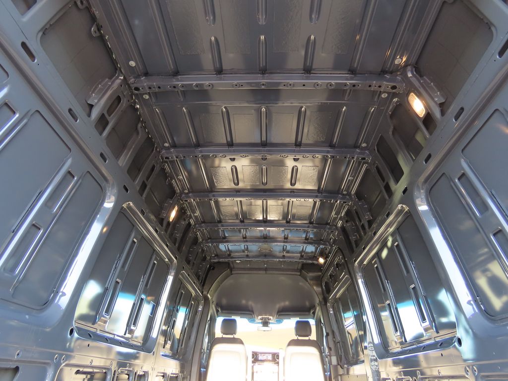 Thumbnail: 2025 Mercedes-Benz Sprinter - 31