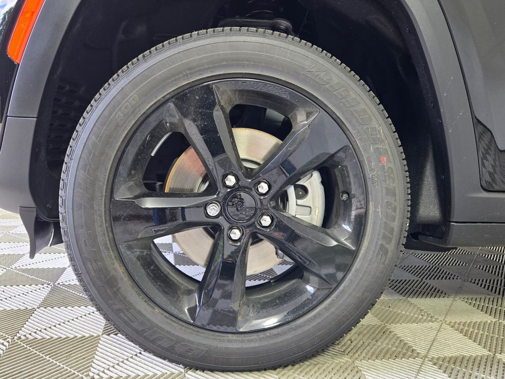 new 2025 Jeep Grand Cherokee L car, priced at $34,375