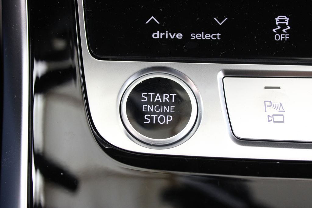 new 2026 Audi Q7 car, priced at $77,040