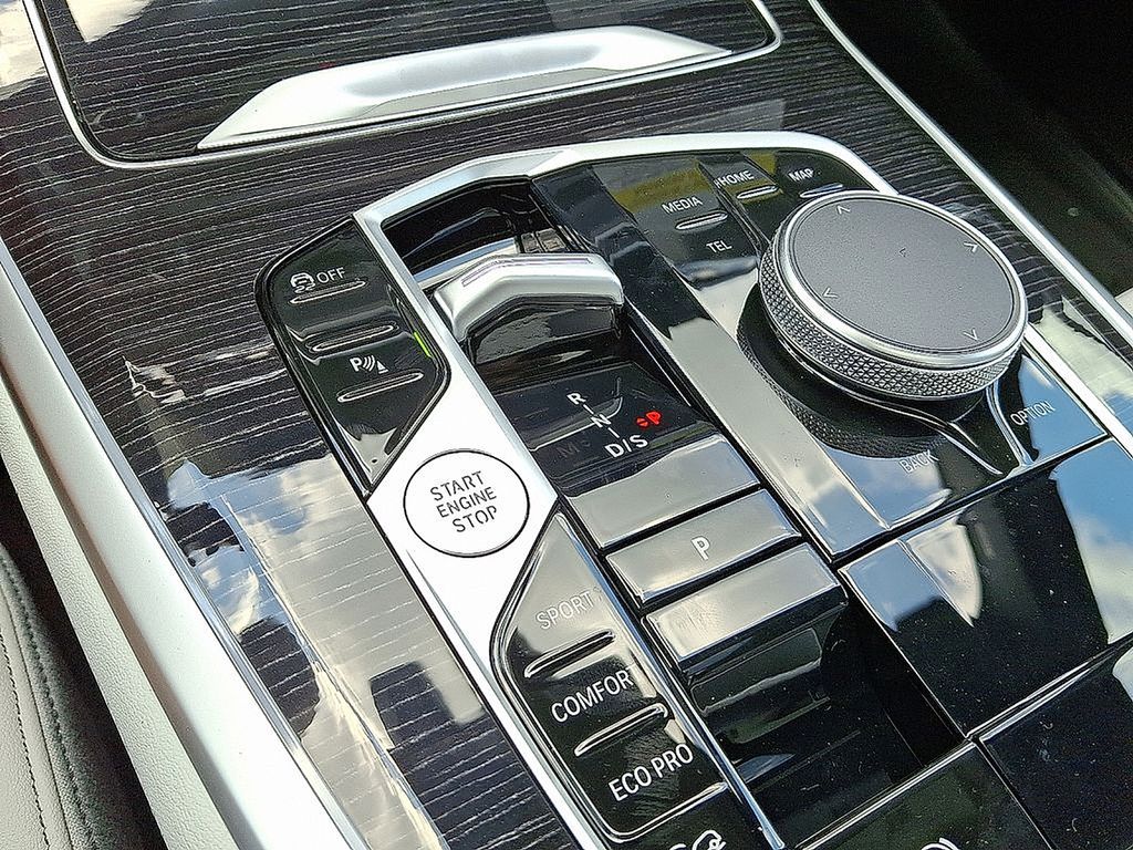 Thumbnail: 2026 BMW X5 - 10