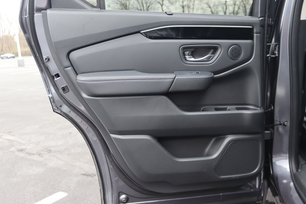 Thumbnail: 2025 Honda Pilot - 11