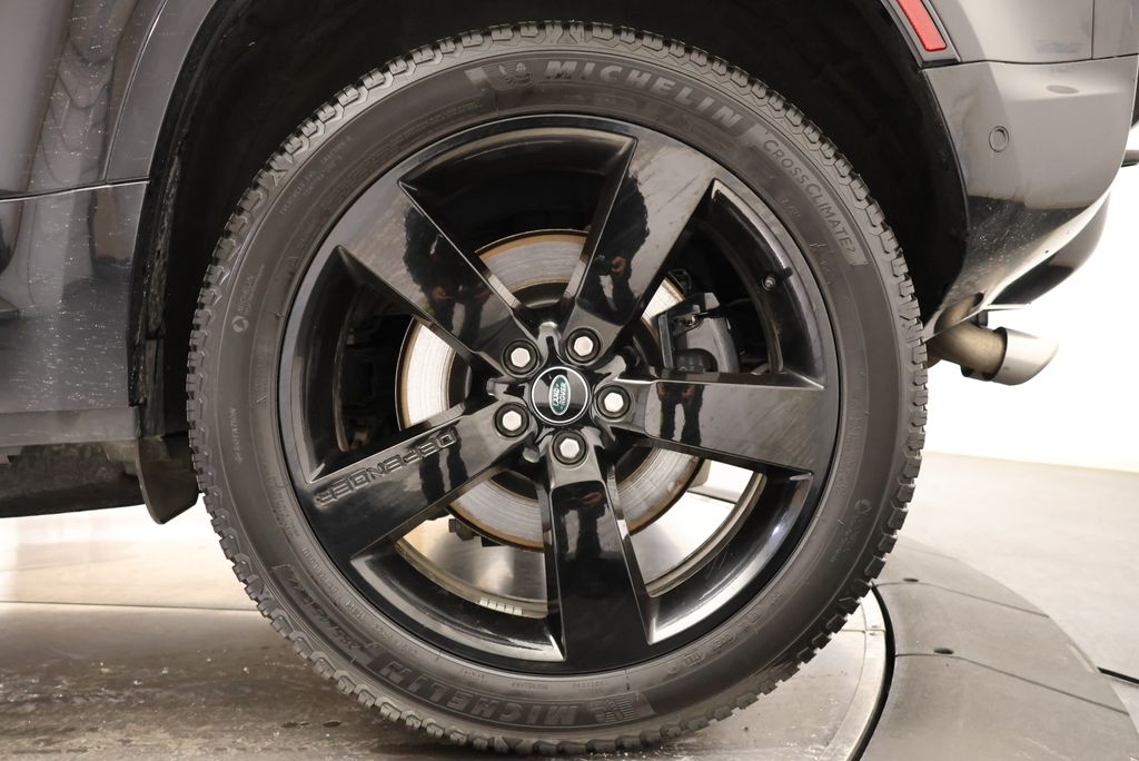 Thumbnail: 2022 Land Rover Defender - 10