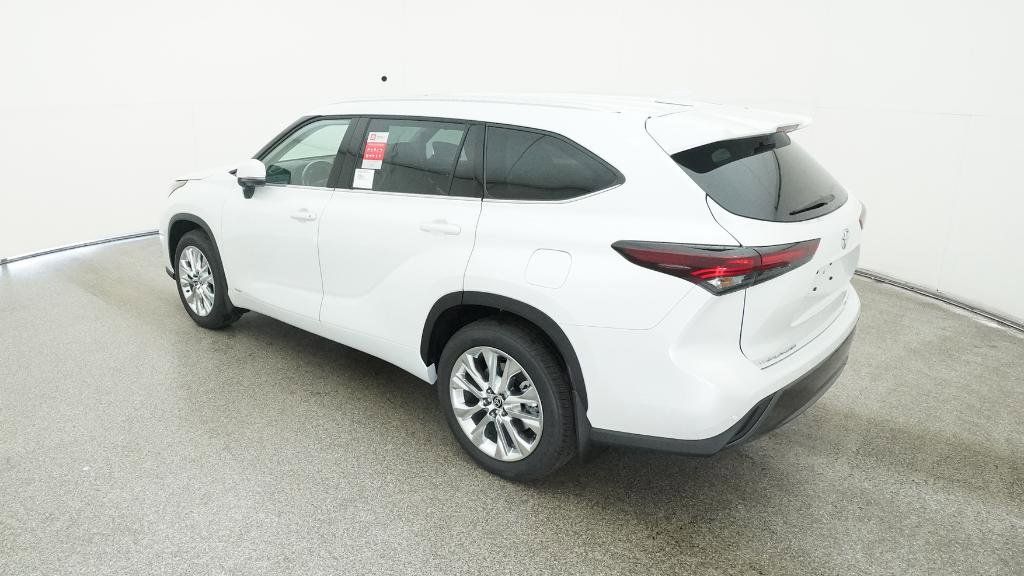 Thumbnail: 2025 Toyota Highlander - 19