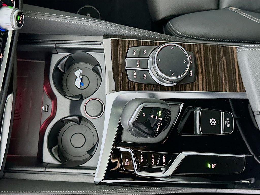 Thumbnail: 2023 BMW 5 Series - 17