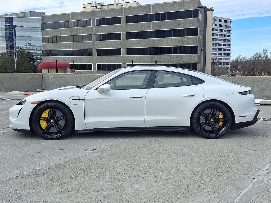 Thumbnail: 2022 Porsche Taycan - 2