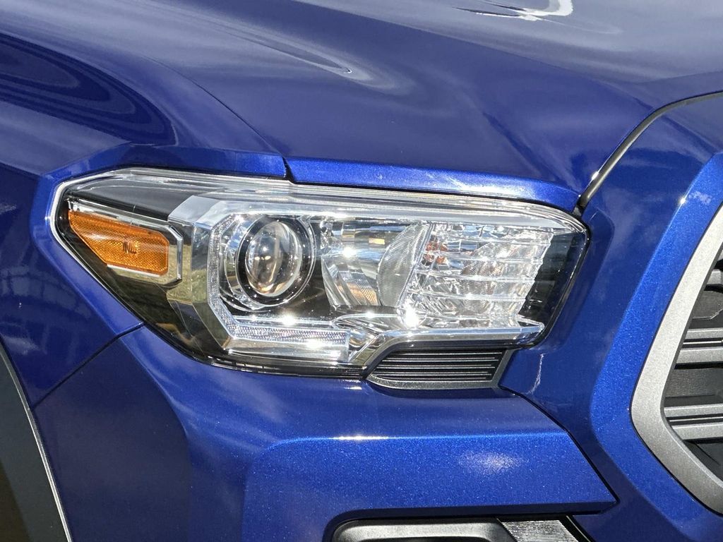 Thumbnail: 2023 Toyota Tacoma - 5