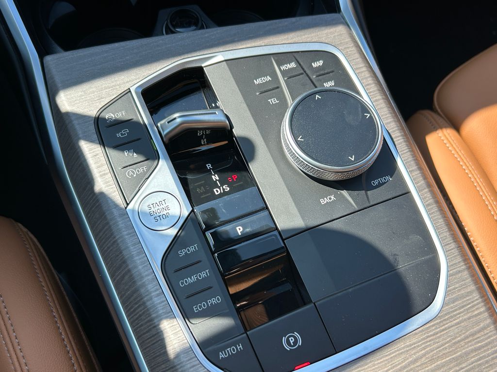 2025 BMW 3 Series 330i 28