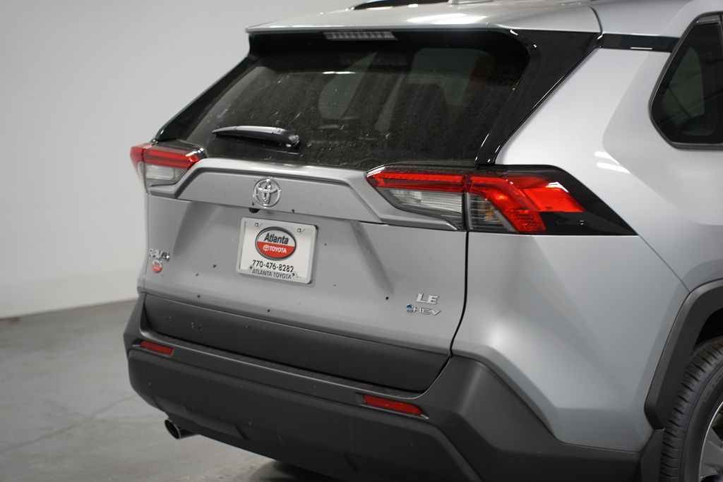 2025 Toyota RAV4 LE 9