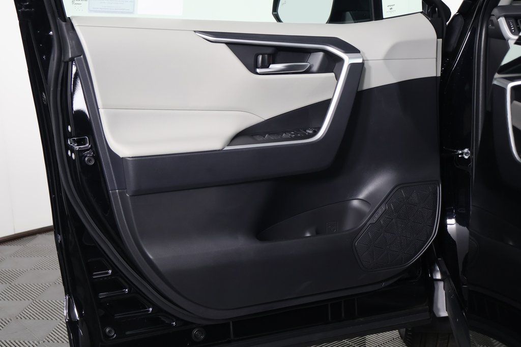Thumbnail: 2025 Toyota RAV4 - 7