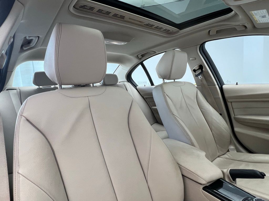 Thumbnail: 2013 BMW 3 Series - 7