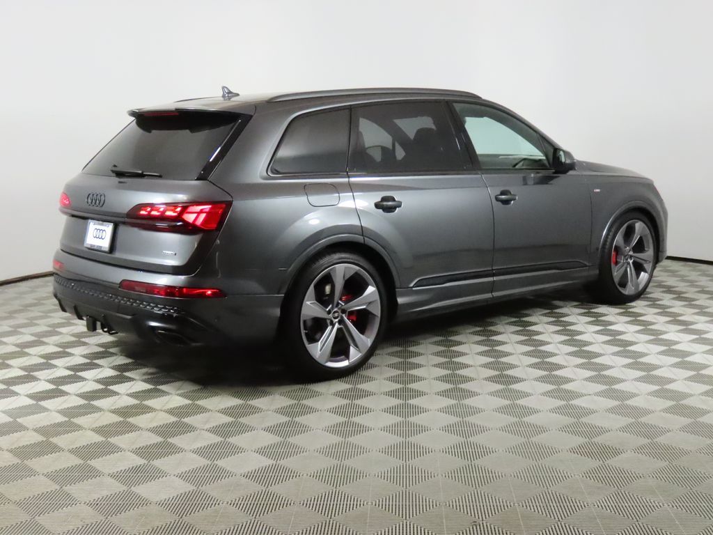 Thumbnail: 2026 Audi Q7 - 5