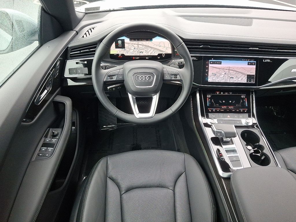 Thumbnail: 2025 Audi Q8 - 11