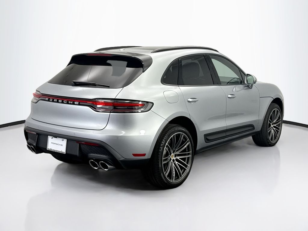 Thumbnail: 2026 Porsche Macan - 7