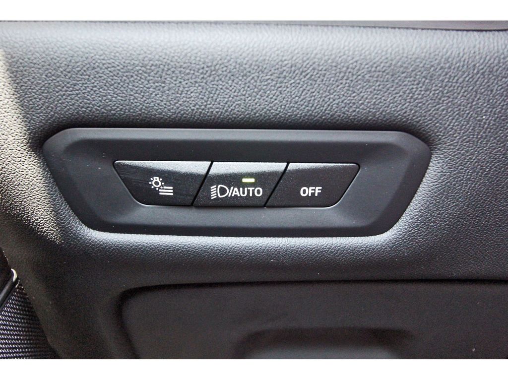 2025 BMW X5 sDrive40i White at DeMontrond Auto Country
