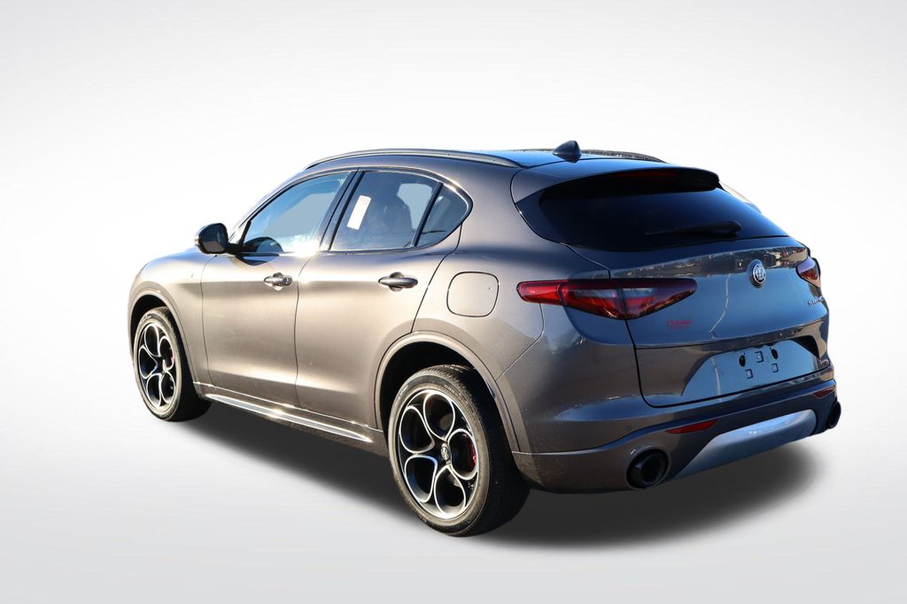 2022 Alfa Romeo Stelvio Ti 10