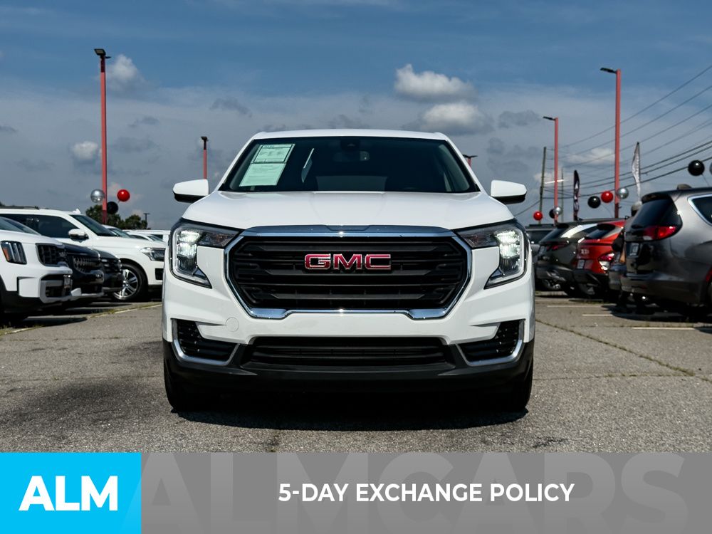 Used 2024 White GMC SLE image 3