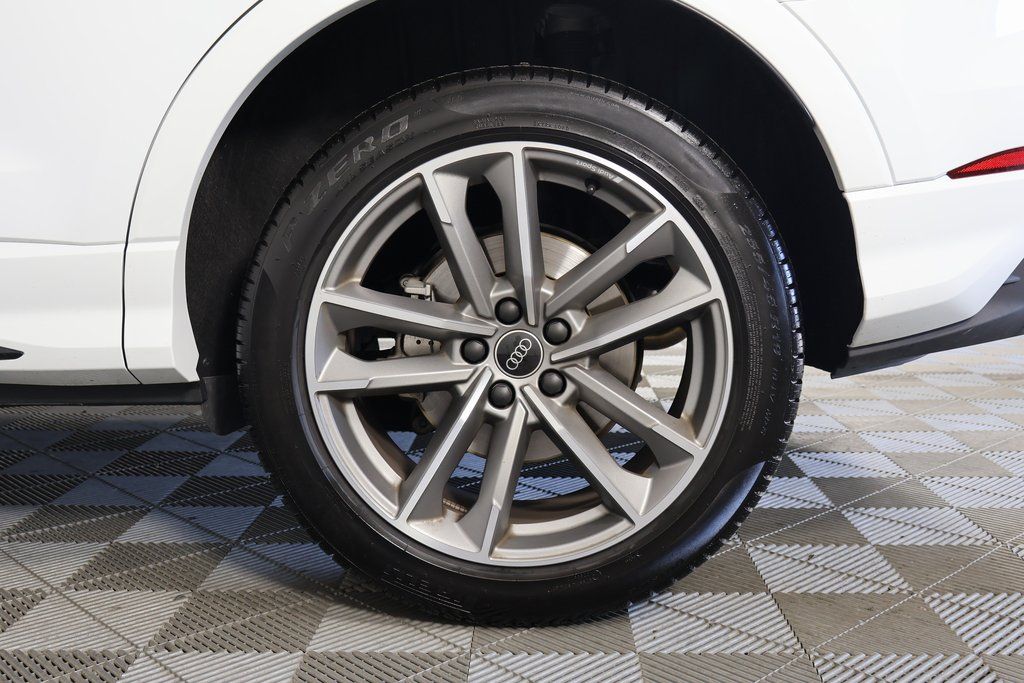 Thumbnail: 2025 Audi Q3 - 16