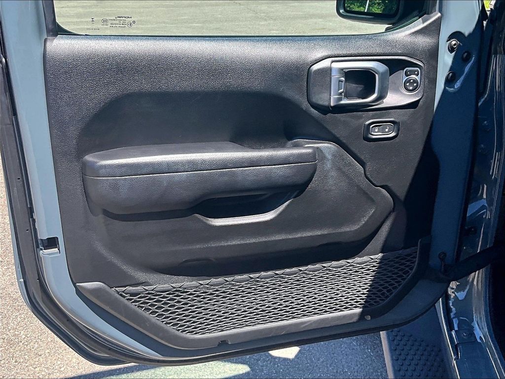 2024 Jeep Wrangler — photo 9