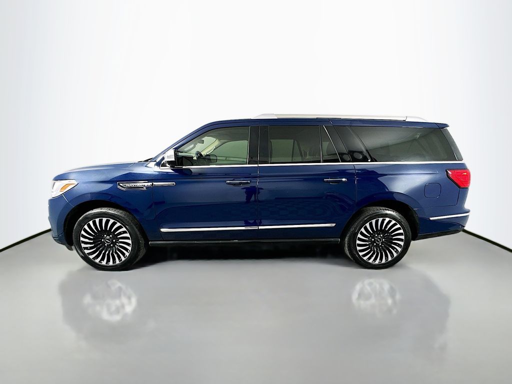 Thumbnail: 2020 Lincoln Navigator L - 8