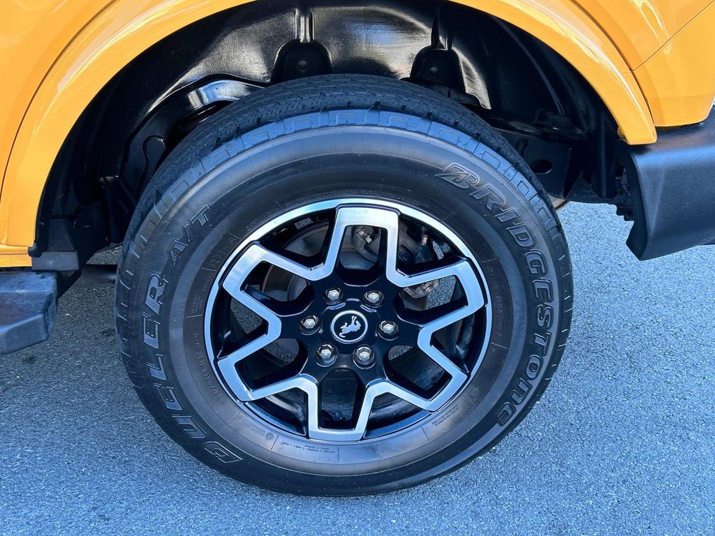 Thumbnail: 2022 Ford Bronco - 16