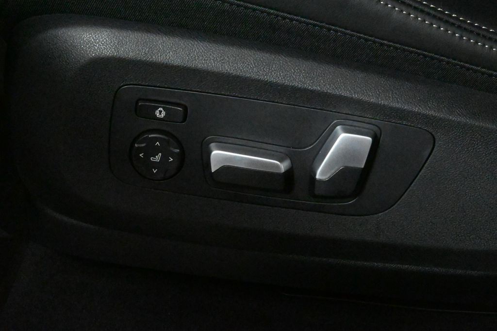 Thumbnail: 2026 BMW X5 - 28