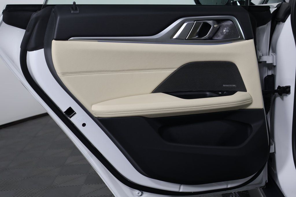 Thumbnail: 2025 BMW i4 - 13