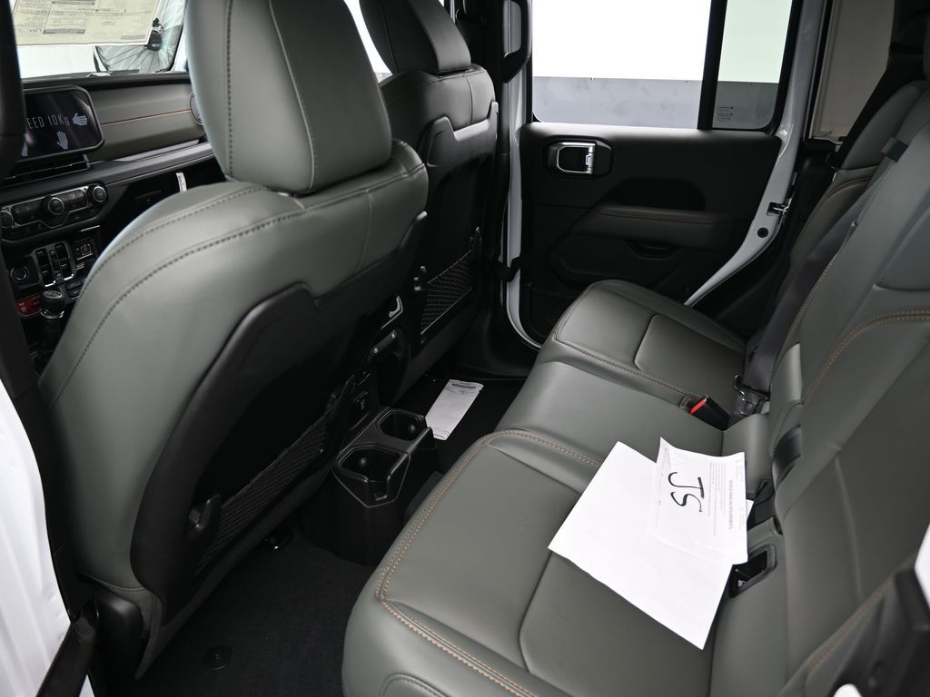New 2026 Bright White Clearcoat Jeep Mojave image 29