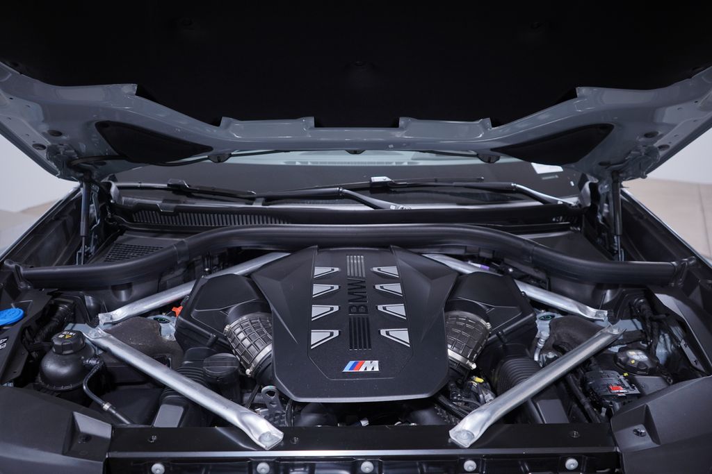2025 BMW X7 M60i 25