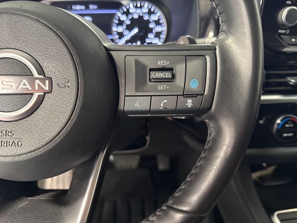 2025 Nissan Pathfinder SV - Image 4