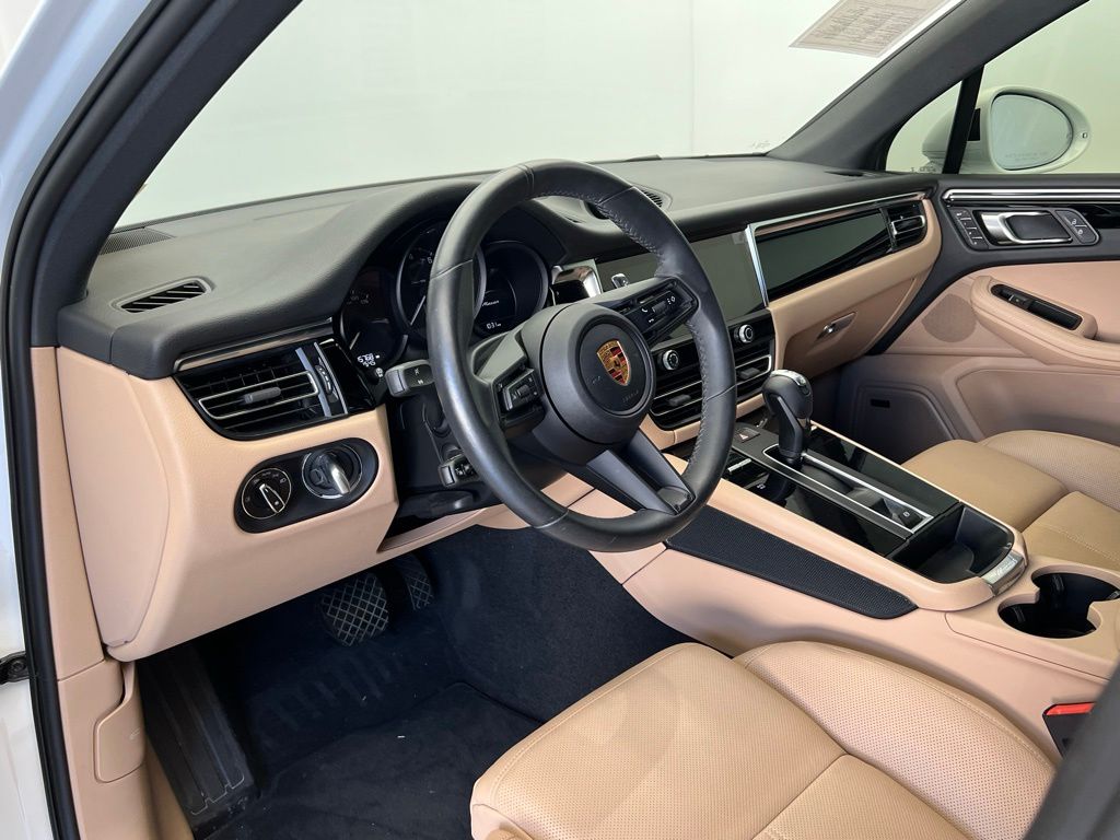 Thumbnail: 2023 Porsche Macan - 4