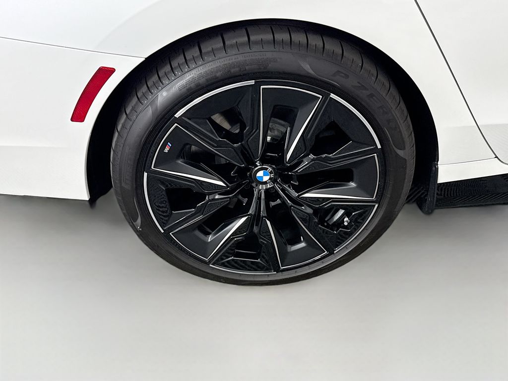 Thumbnail: 2026 BMW i7 - 32