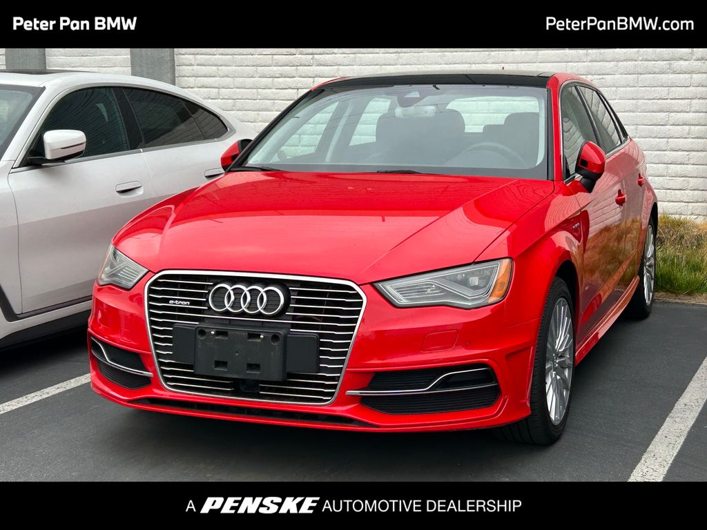 Thumbnail: 2016 Audi A3 e-tron - 1