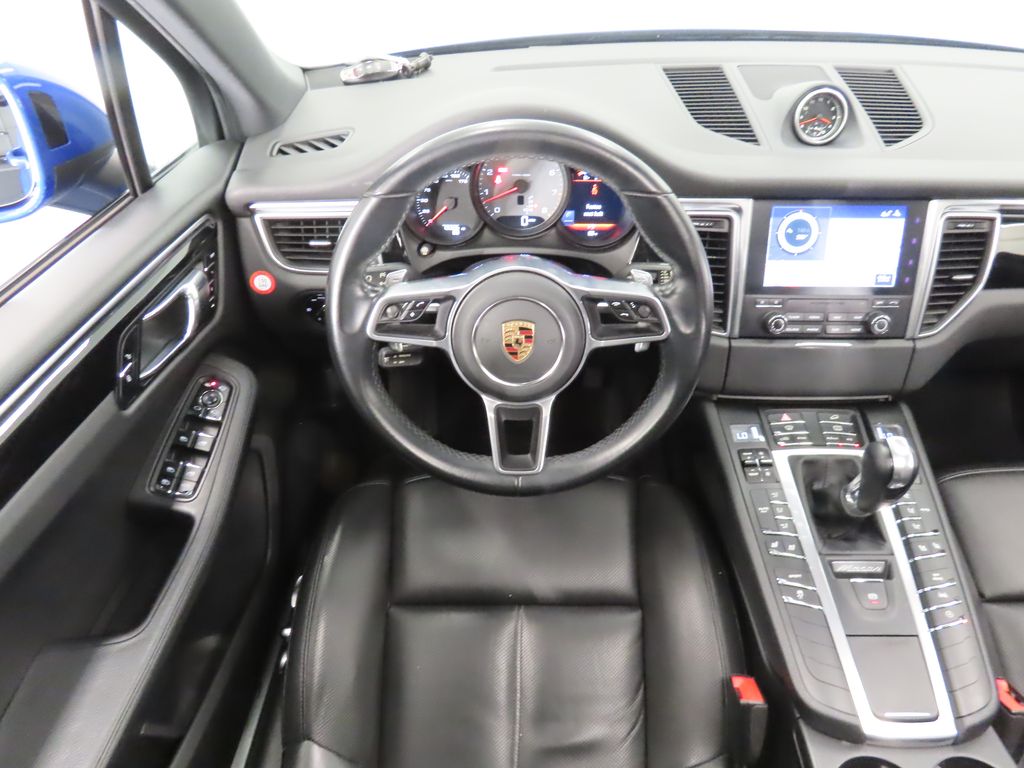 Thumbnail: 2017 Porsche Macan - 15