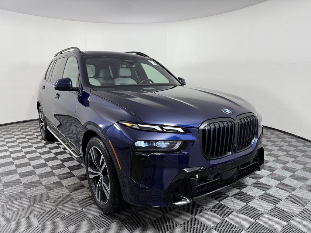 Thumbnail: 2023 BMW X7 - 3