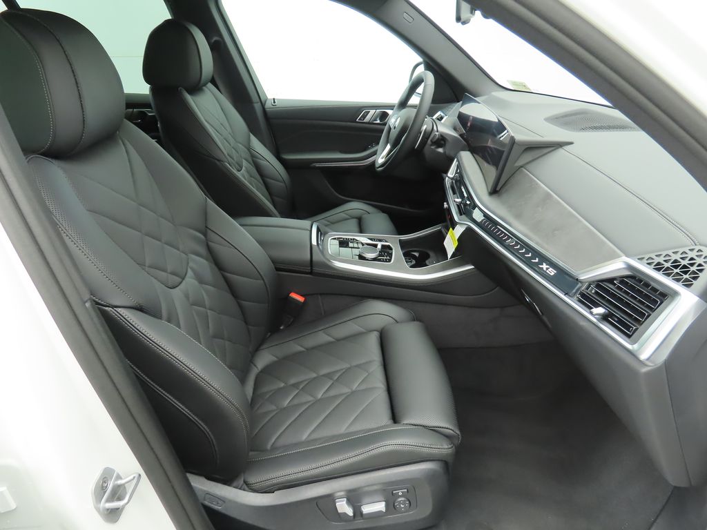 Thumbnail: 2025 BMW X5 - 20