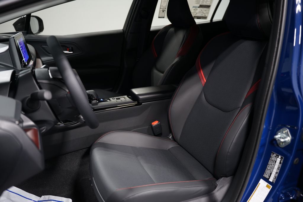 2025 Toyota Prius Plug-in 25