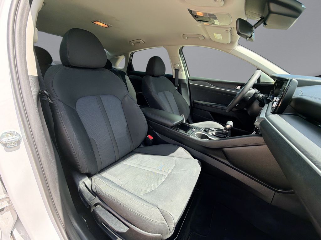 Thumbnail: 2021 Kia K5 - 16