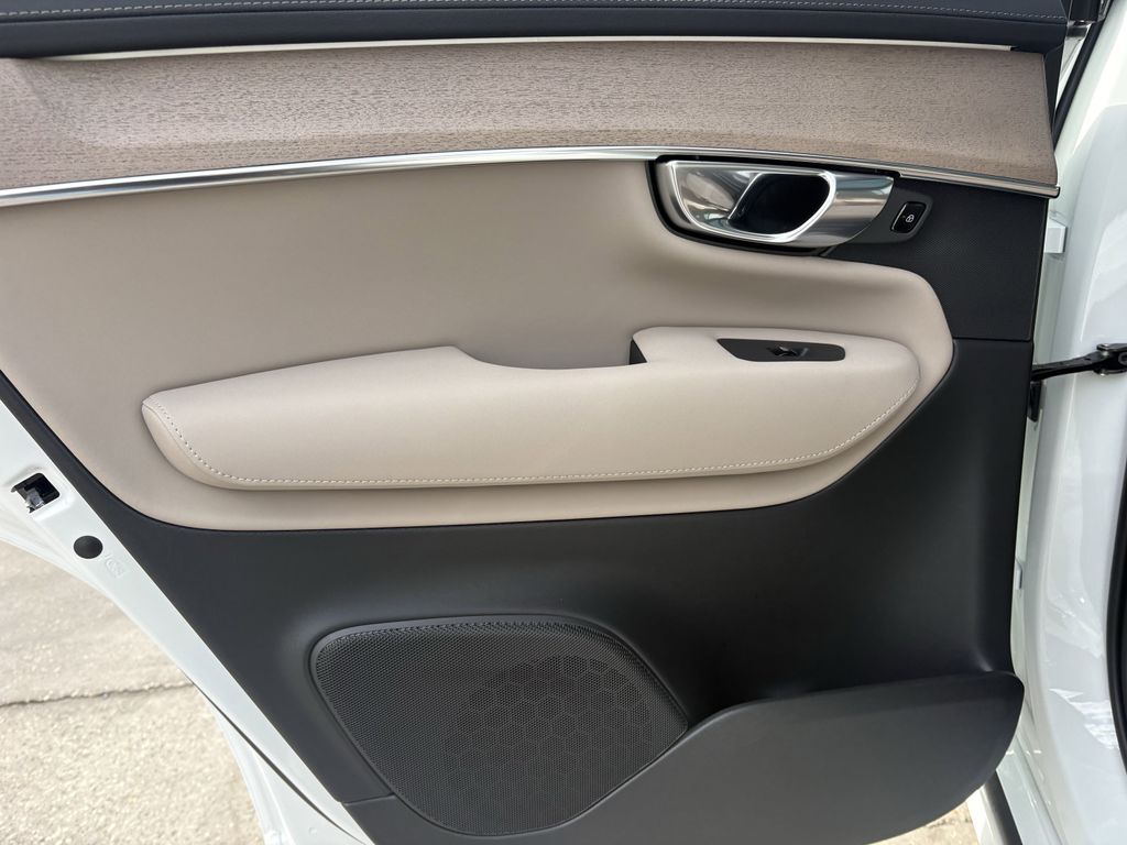 New 2026 White Volvo T8 Ultra image 24