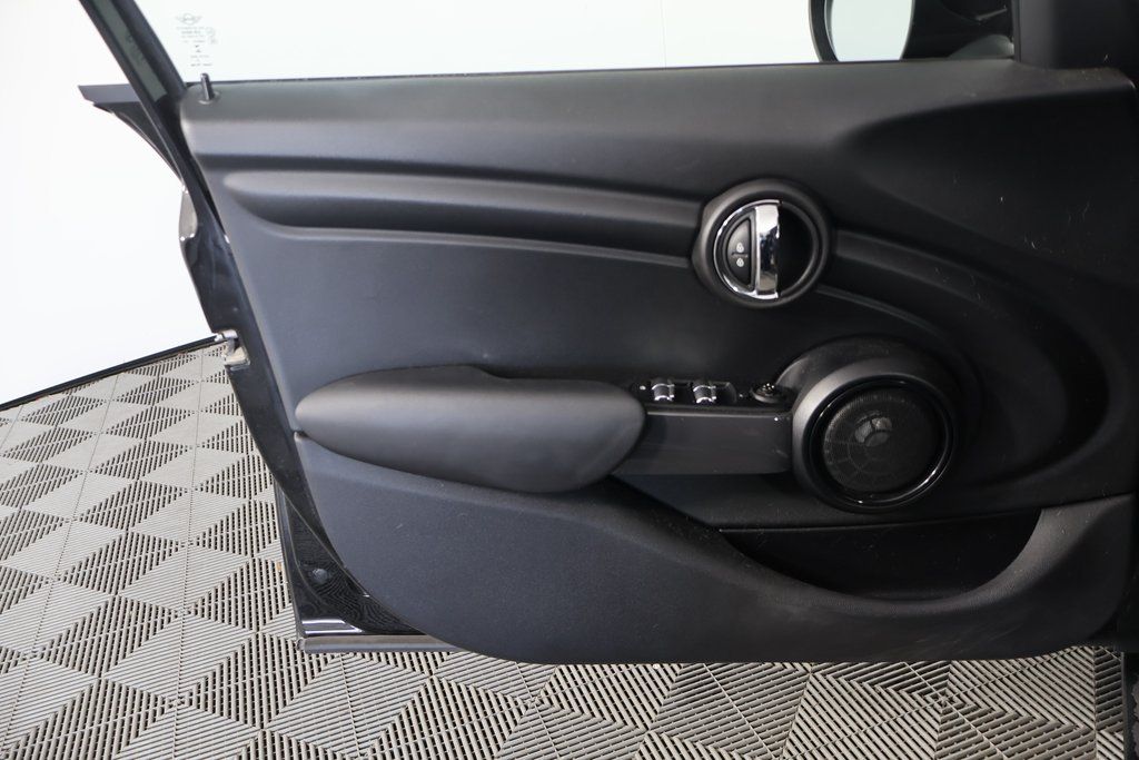 Thumbnail: 2015 MINI Cooper - 12
