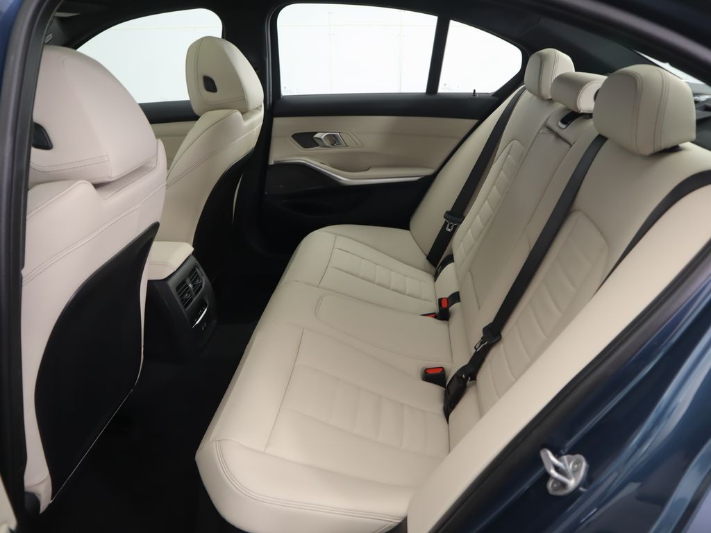 Thumbnail: 2026 BMW 3 Series - 22