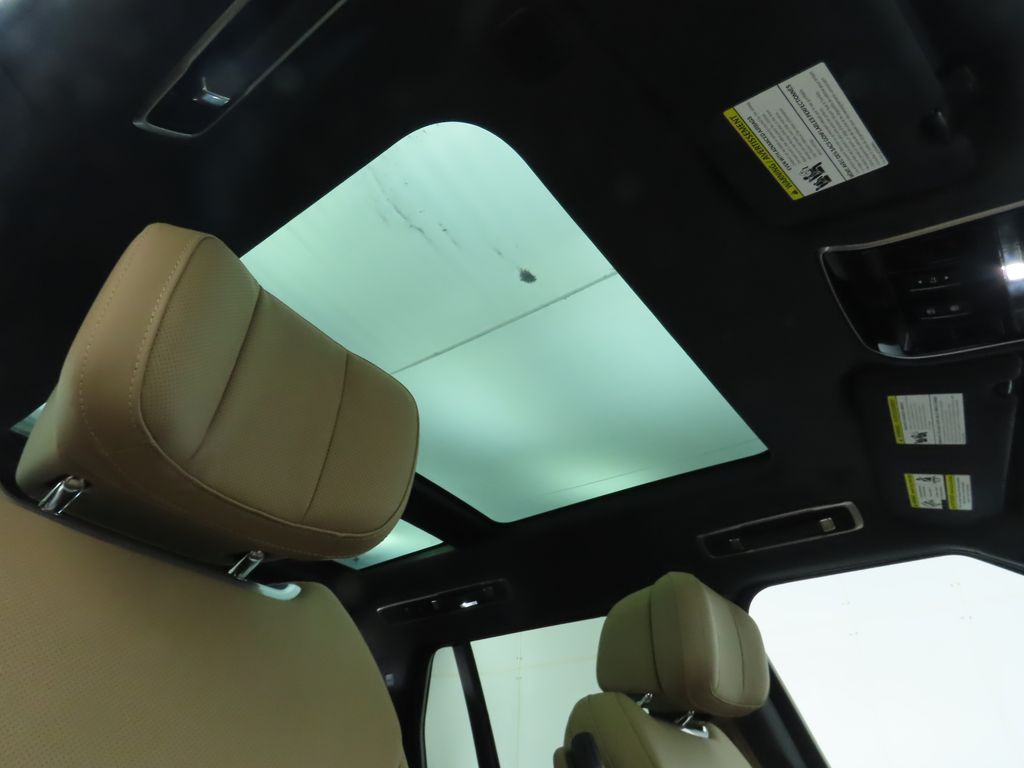 Thumbnail: 2025 Land Rover Range Rover - 19