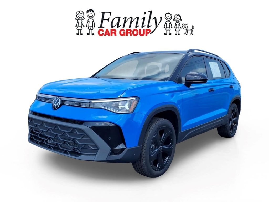 2025 Volkswagen Taos SE Black 4Motion