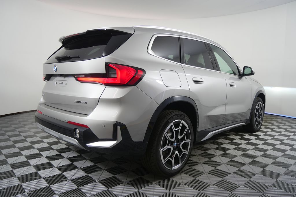 Thumbnail: 2026 BMW X1 - 3