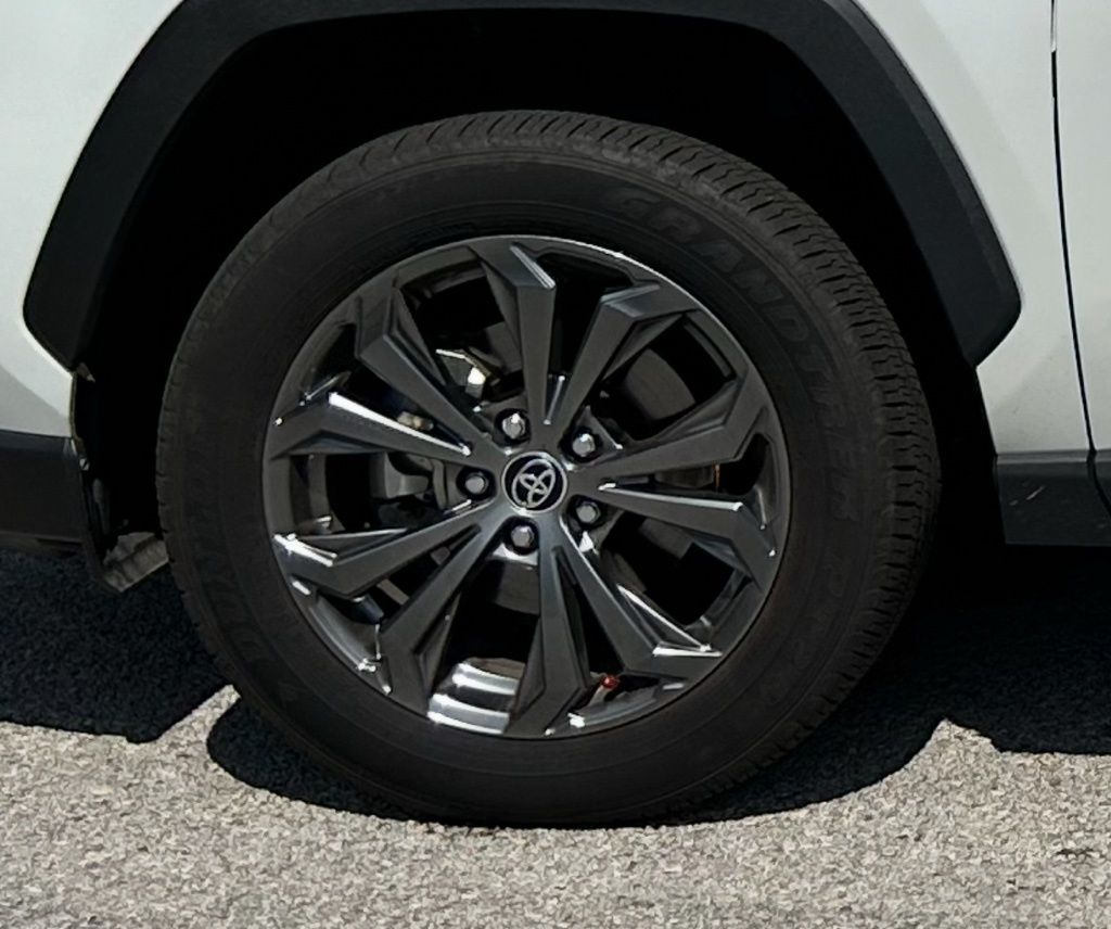 Thumbnail: 2024 Toyota RAV4 - 9