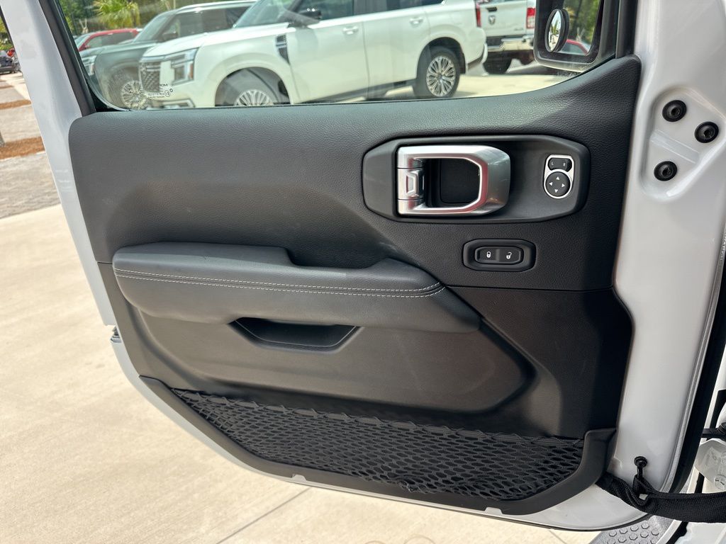 2022 Bright White Clearcoat Jeep Wrangler 4xe 4X4 SUV